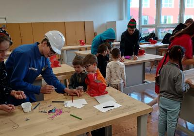 Kamarad Aneb Mali Velci Spolu 011