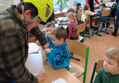Kamarad Aneb Mali Velci Spolu 035